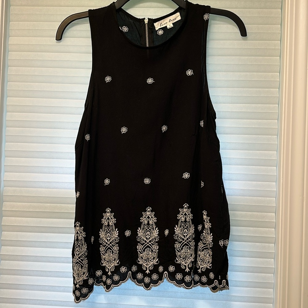 Love Tree Black Tank Top With White Pattern